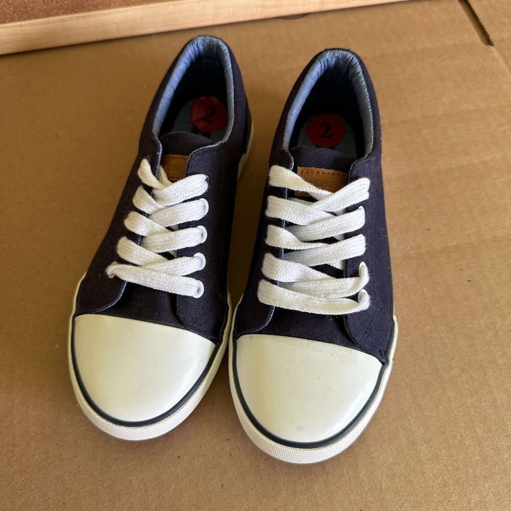 Kid's Tommy Hilfiger Blue White Tennis Shoes US Size 2 - Picture 1 of 9